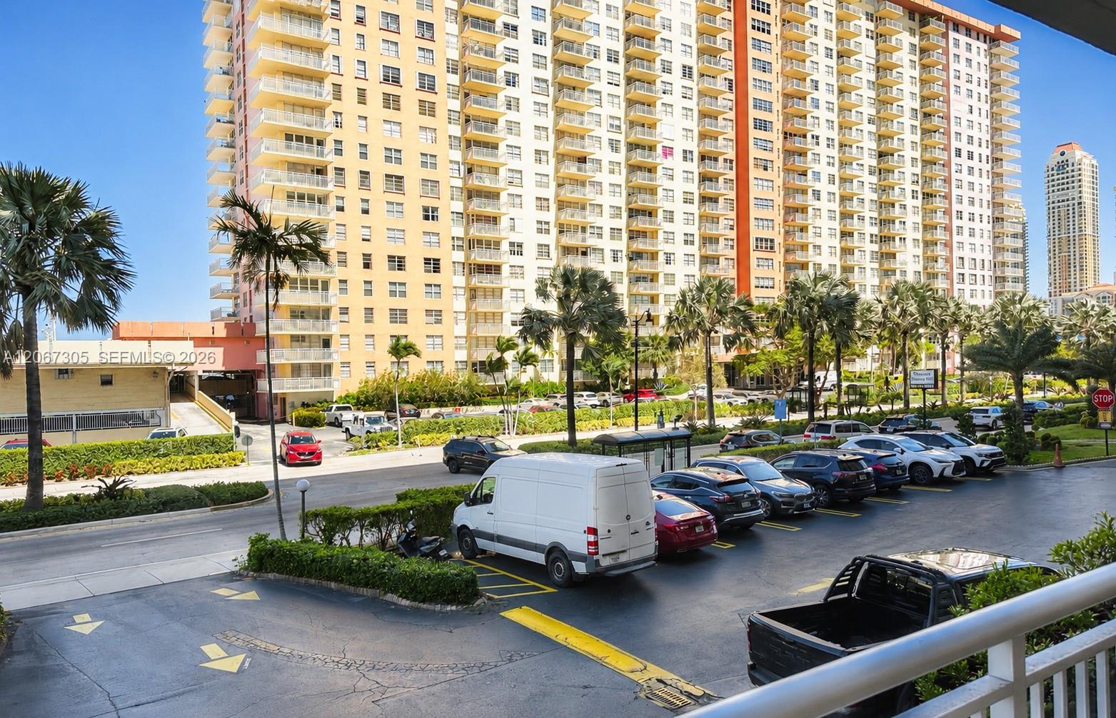 See details 115 1 / 2 943 sq. ft. $ 2026-08-07 0 Photo