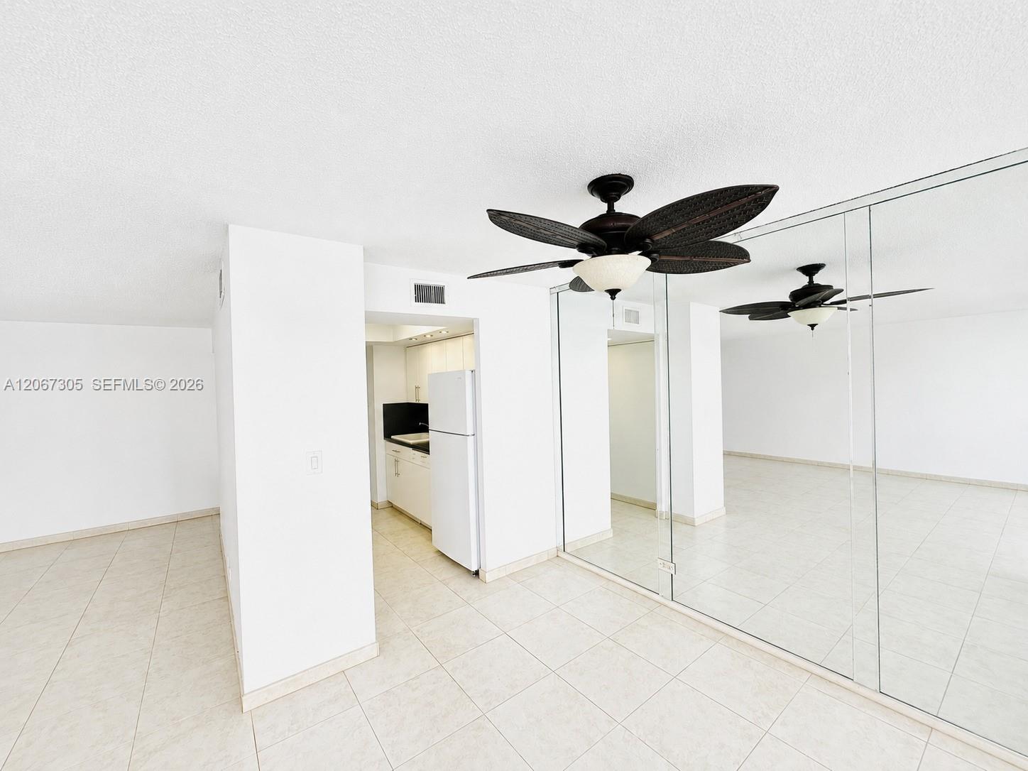 See details 115 1 / 2 943 sq. ft. $ 2026-08-07 0 Photo