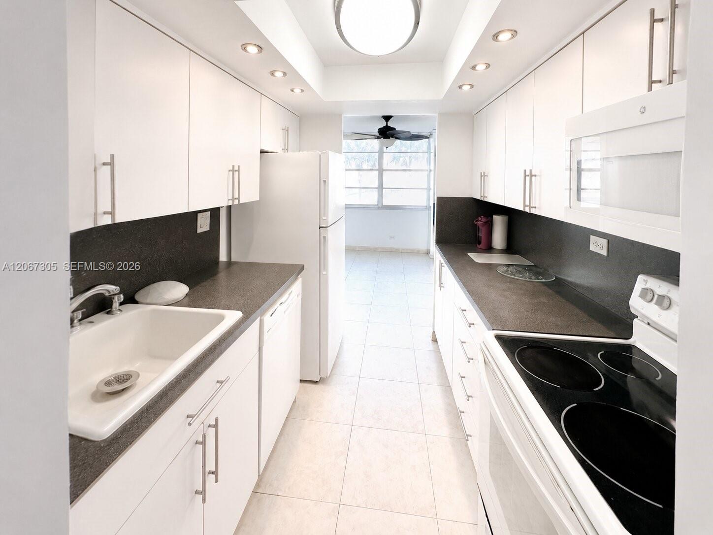 See details 115 1 / 2 943 sq. ft. $ 2026-08-07 0 Photo