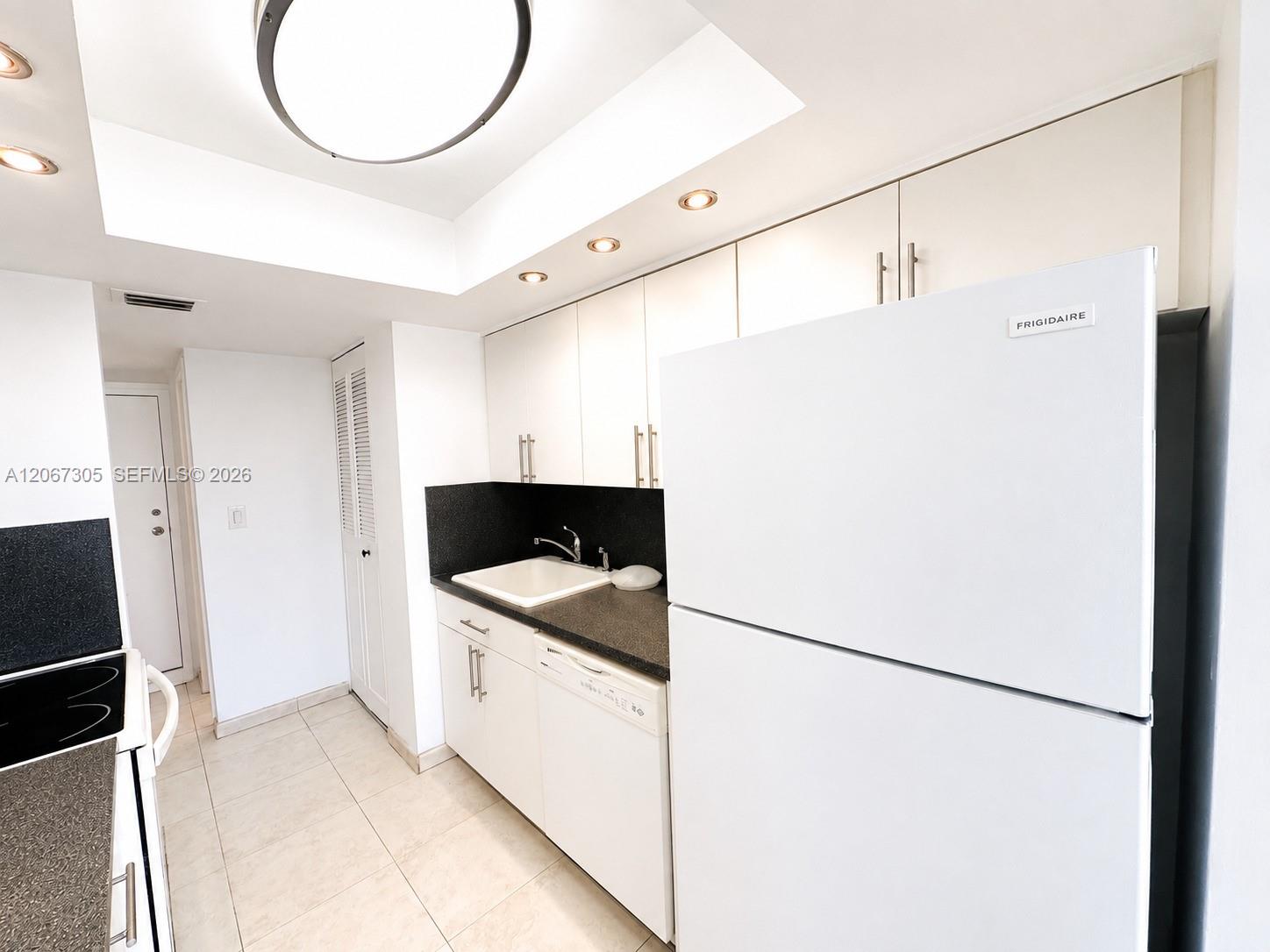 See details 115 1 / 2 943 sq. ft. $ 2026-08-07 0 Photo