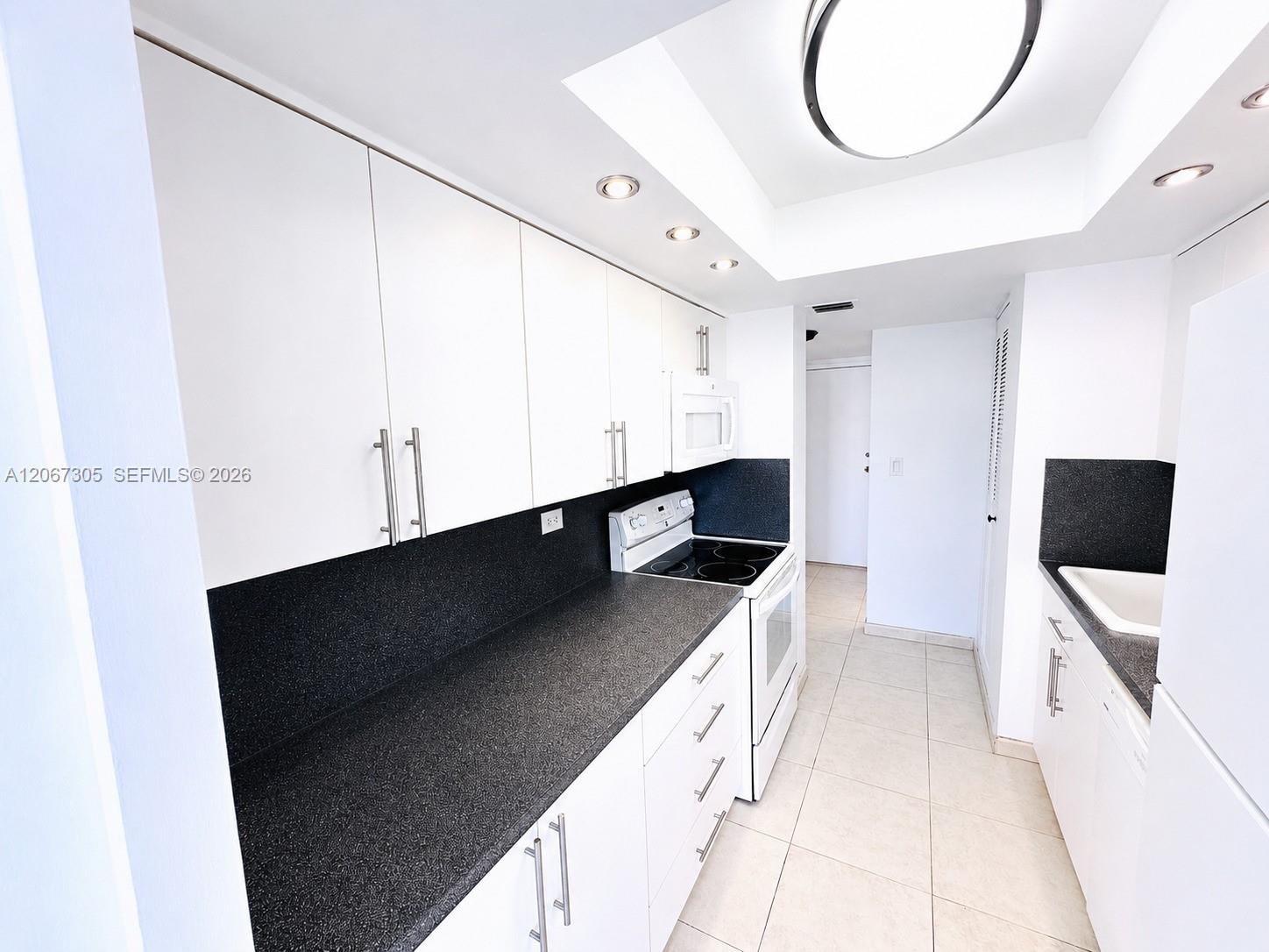 See details 115 1 / 2 943 sq. ft. $ 2026-08-07 0 Photo