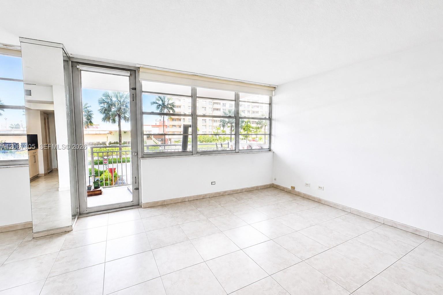 See details 115 1 / 2 943 sq. ft. $ 2026-08-07 0 Photo