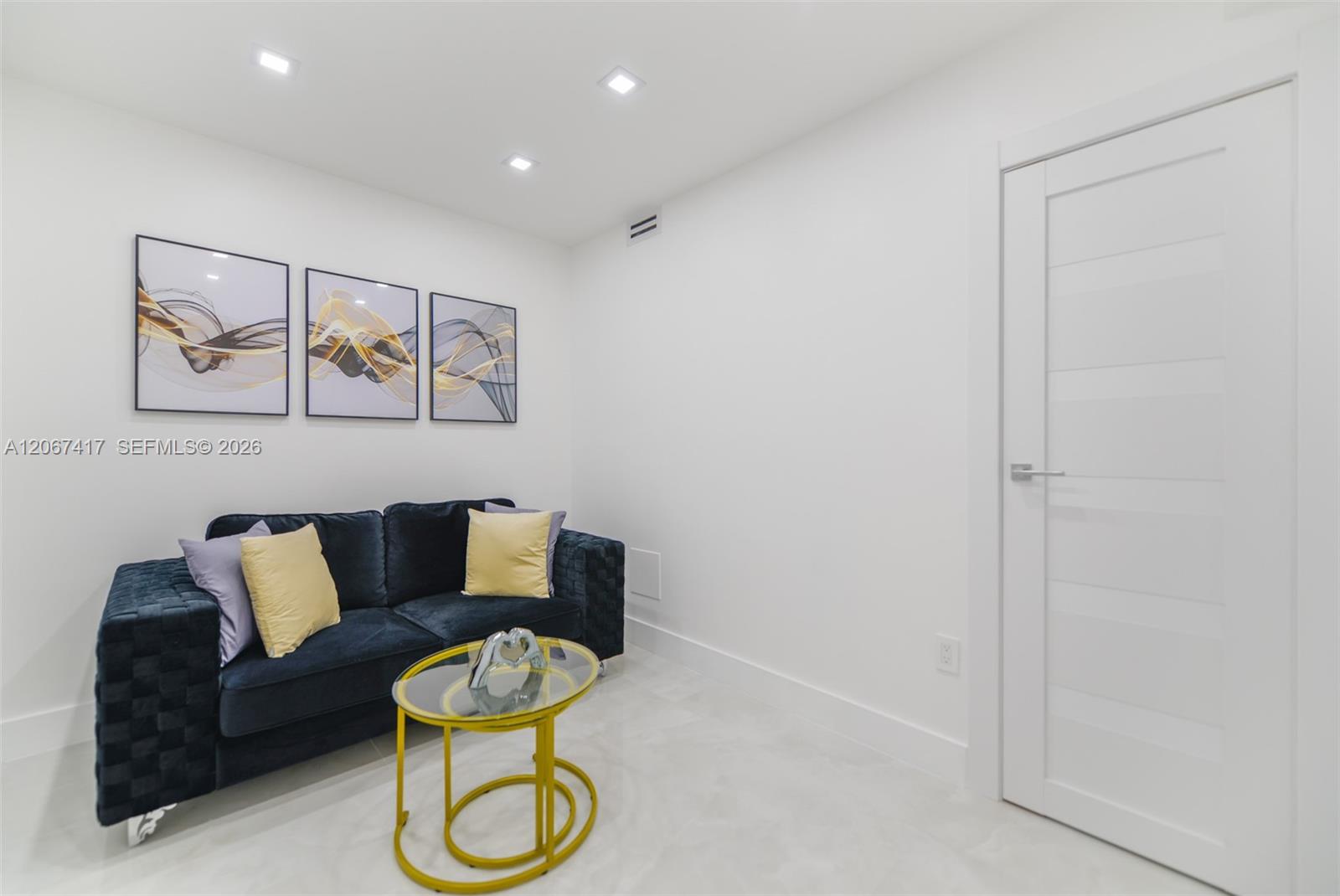 See details 20K 1 / 2 870 sq. ft. $ 2026-08-07 0 Photo