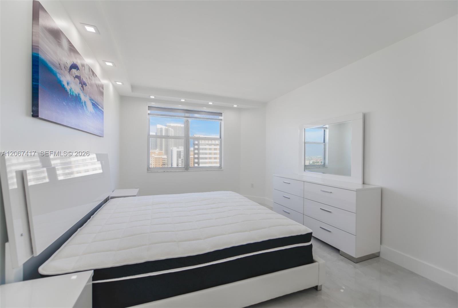See details 20K 1 / 2 870 sq. ft. $ 2026-08-07 0 Photo