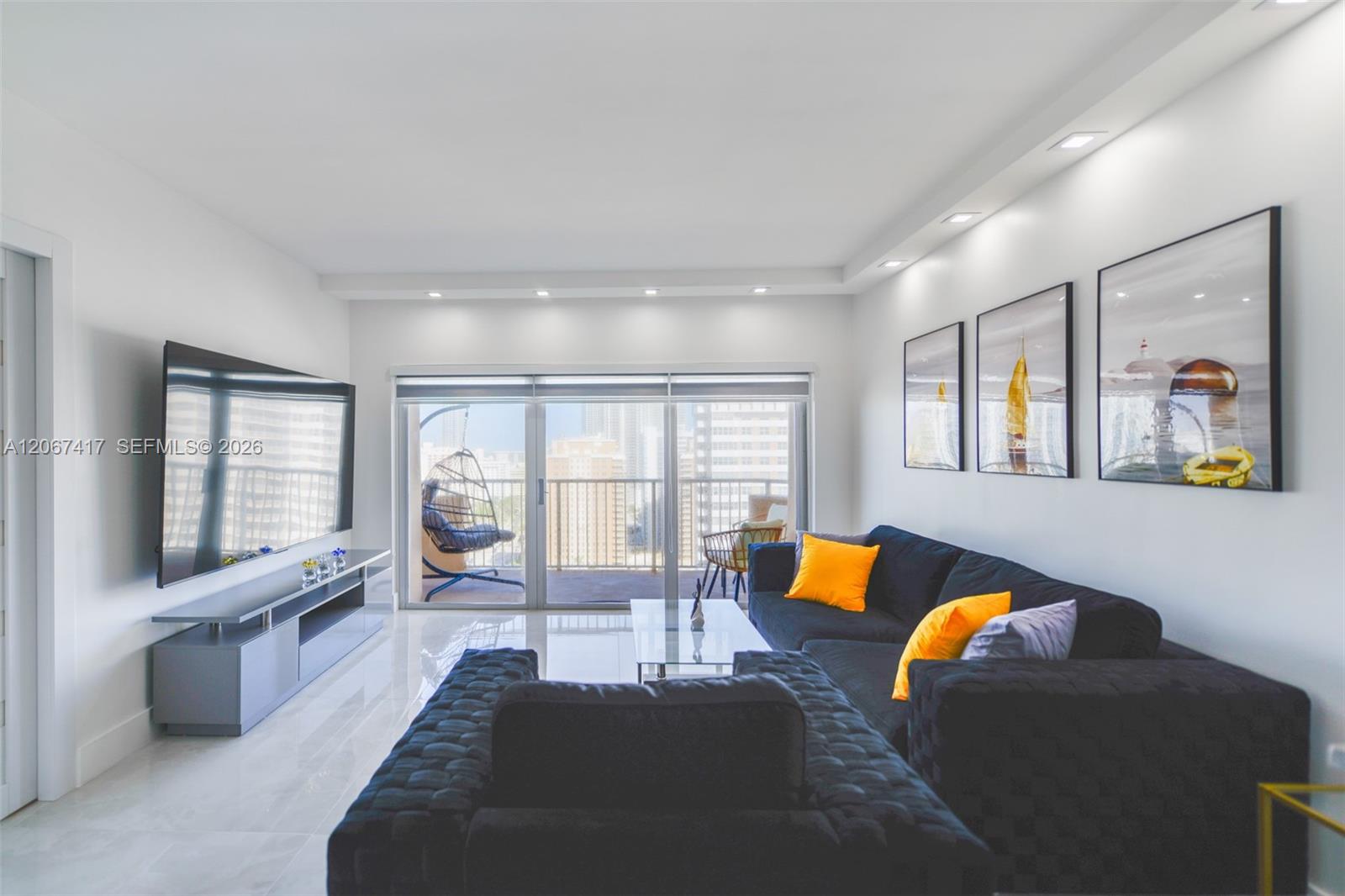 See details 20K 1 / 2 870 sq. ft. $ 2026-08-07 0 Photo