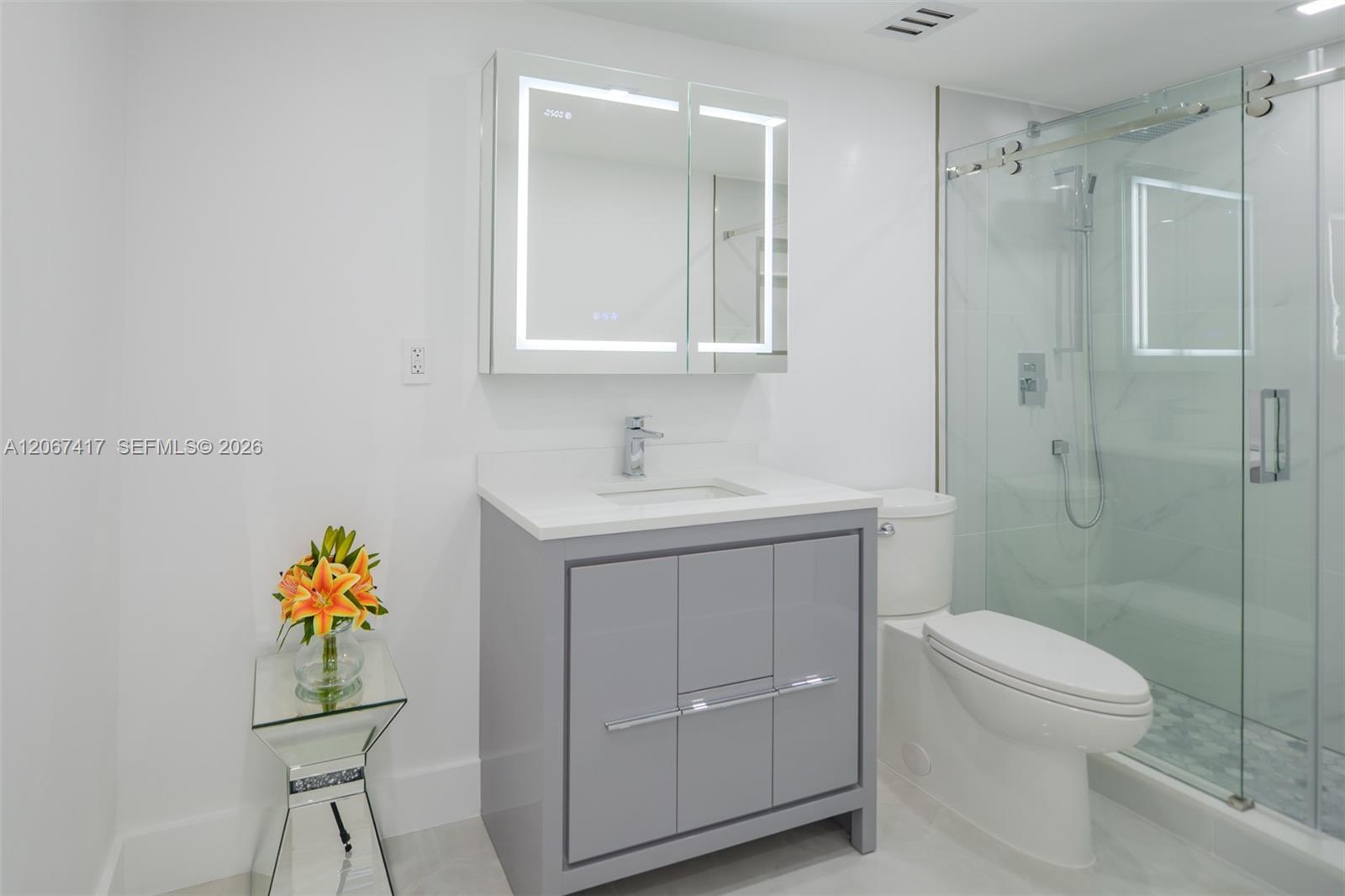 See details 20K 1 / 2 870 sq. ft. $ 2026-08-07 0 Photo