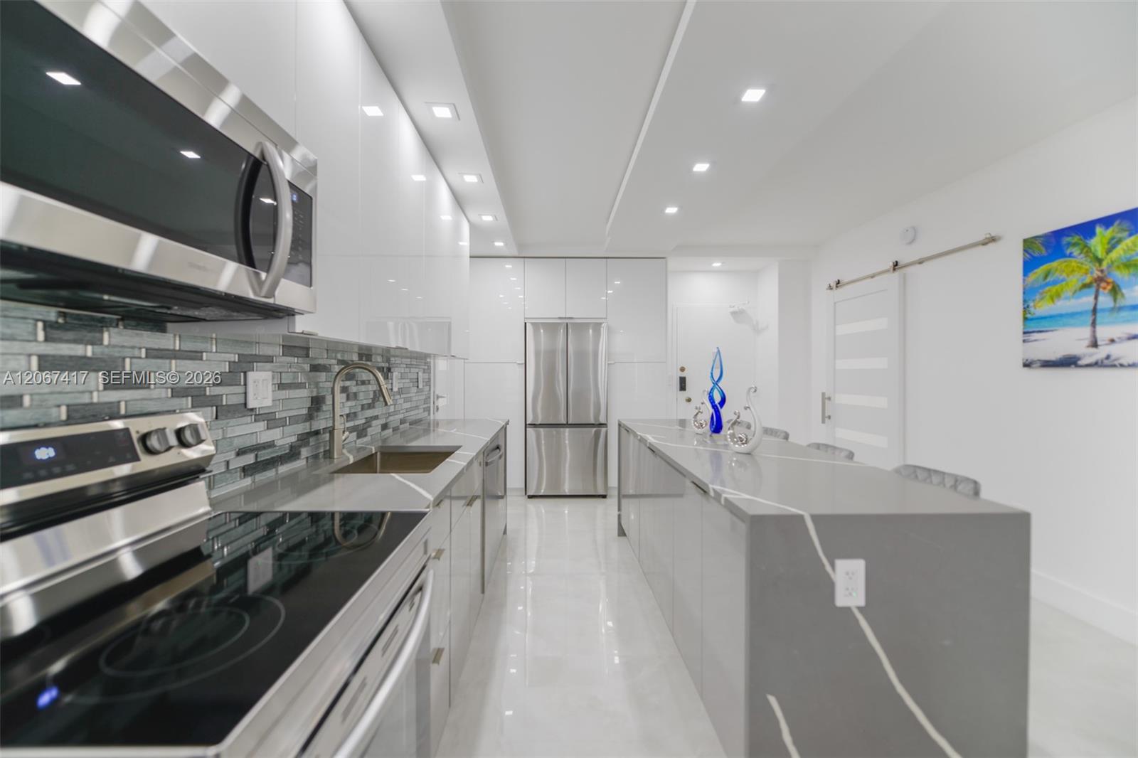 See details 20K 1 / 2 870 sq. ft. $ 2026-08-07 0 Photo
