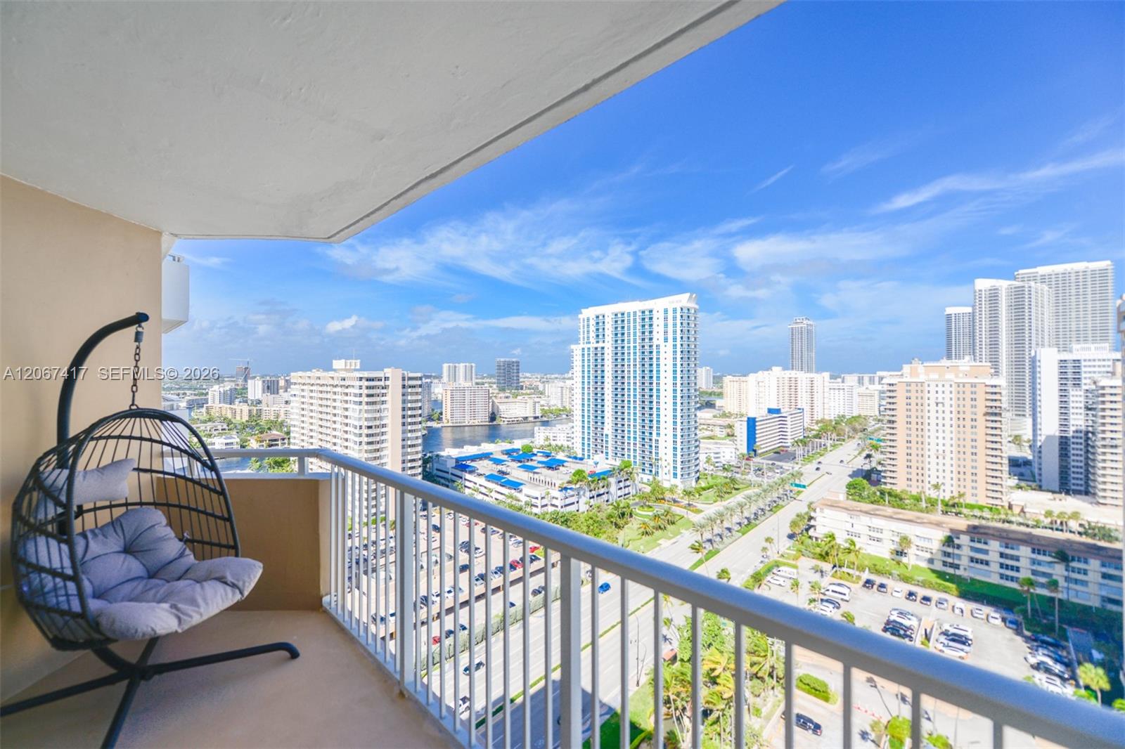 See details 20K 1 / 2 870 sq. ft. $ 2026-08-07 0 Photo