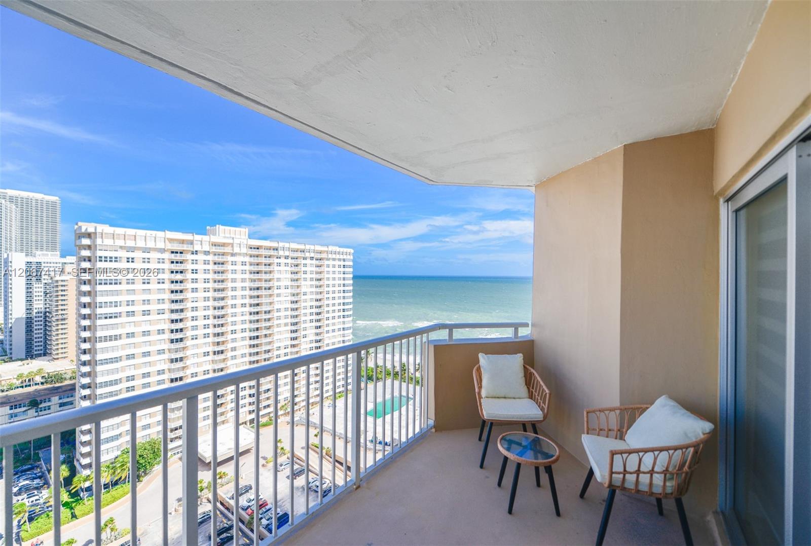See details 20K 1 / 2 870 sq. ft. $ 2026-08-07 0 Photo