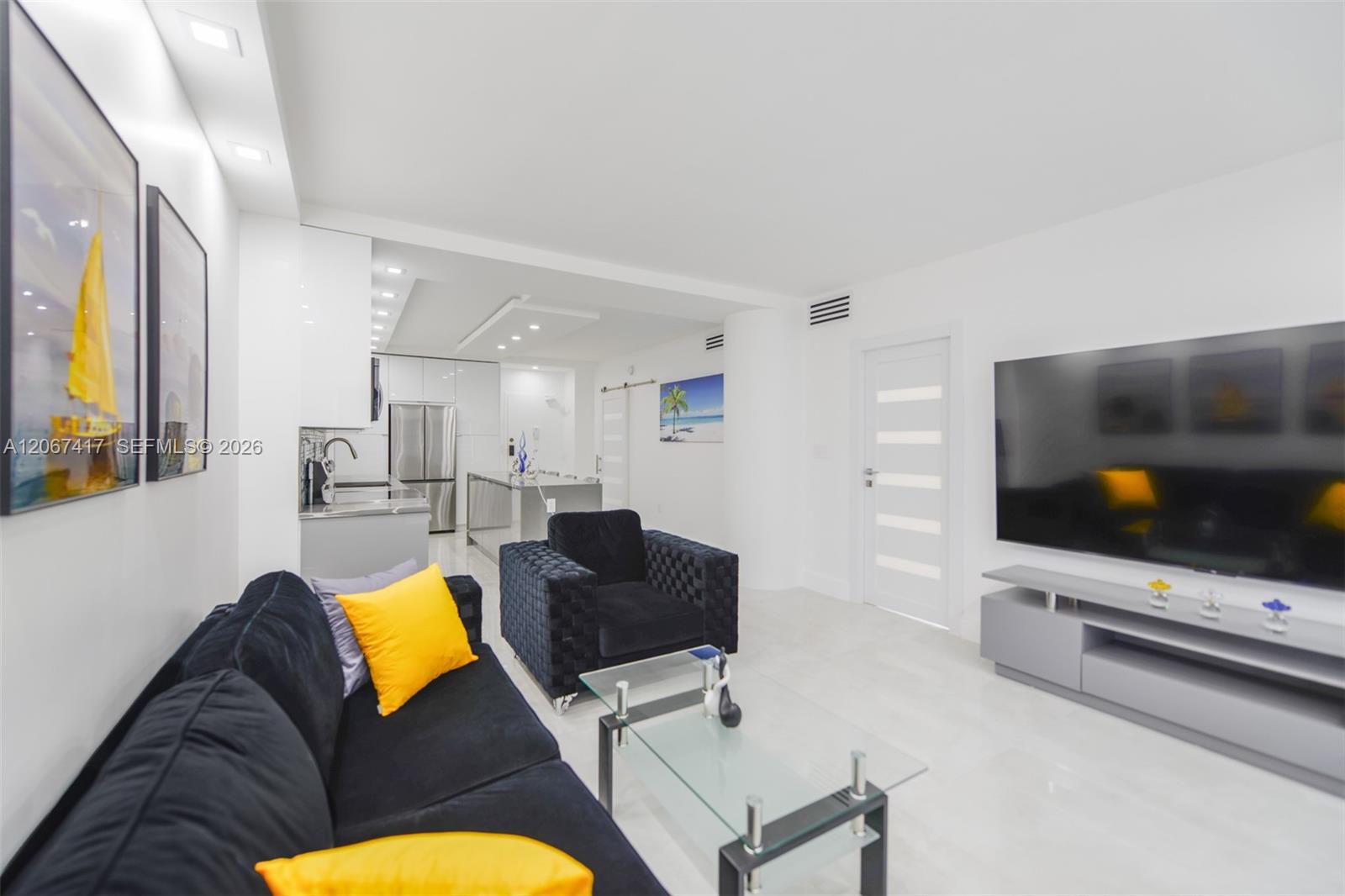 See details 20K 1 / 2 870 sq. ft. $ 2026-08-07 0 Photo