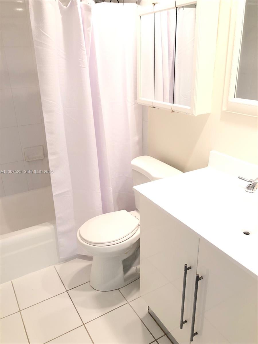 Photo of 3001 Ocean Dr #229, Hollywood, Florida, 33019 -