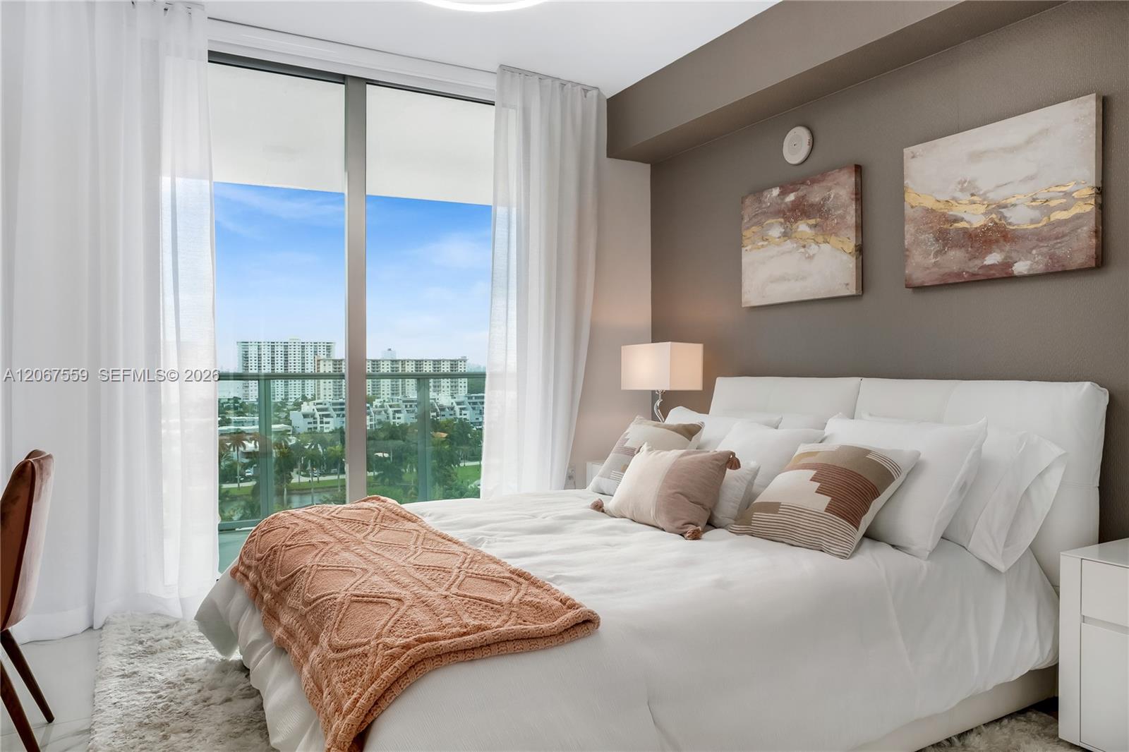 Ver detalles 5-1102 3 / 4 1892 sq. ft. $ 2026-08-07 0 foto