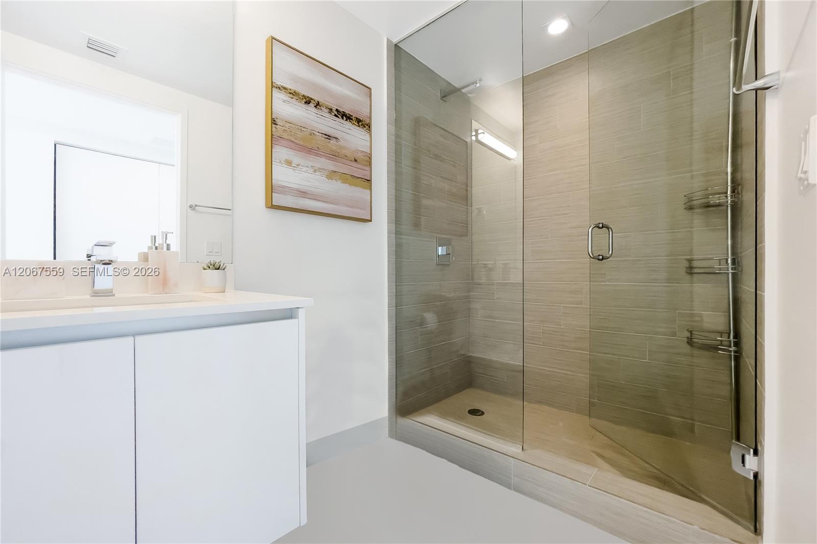 Ver detalles 5-1102 3 / 4 1892 sq. ft. $ 2026-08-07 0 foto