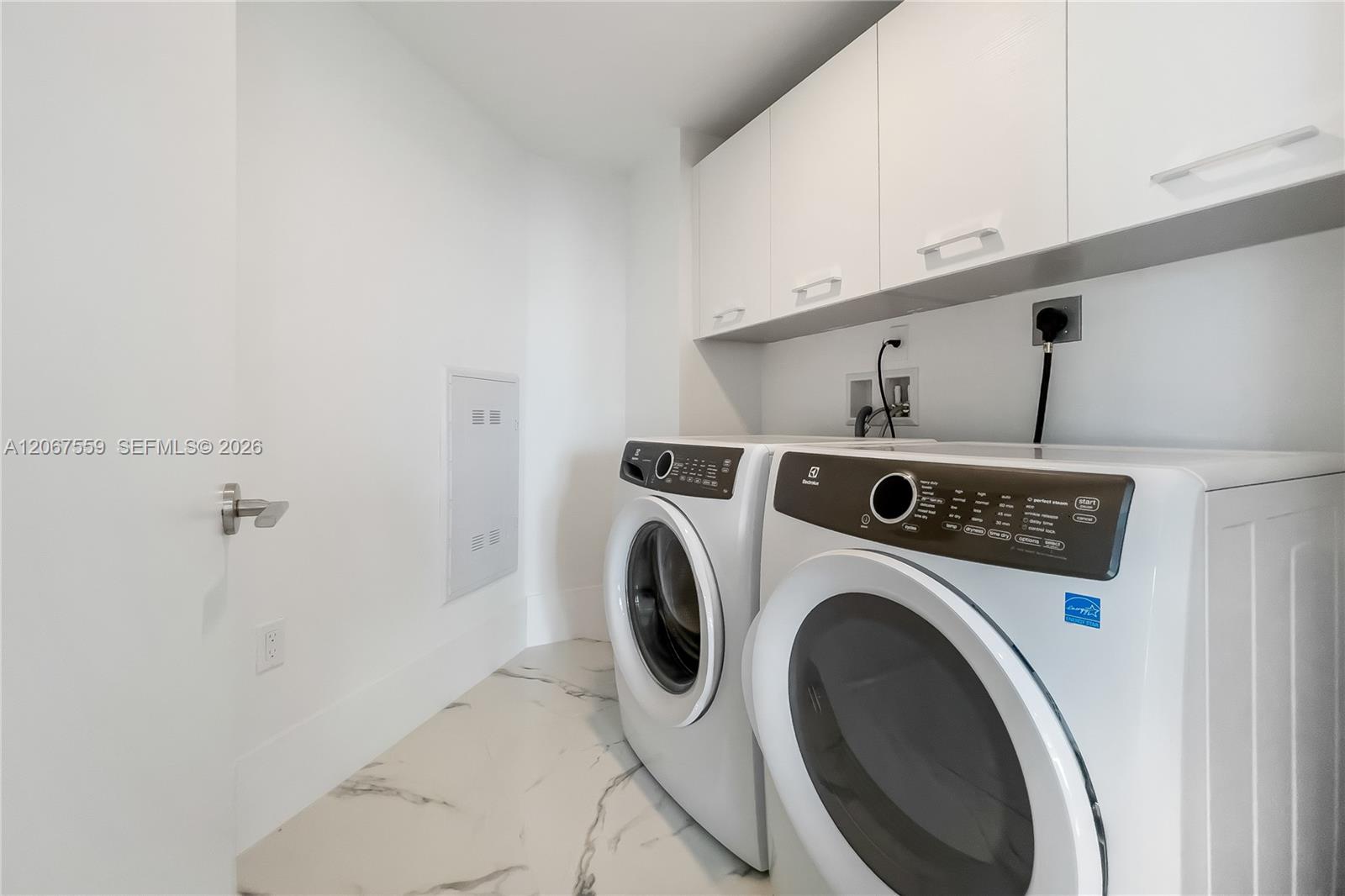 Ver detalles 5-1102 3 / 4 1892 sq. ft. $ 2026-08-07 0 foto