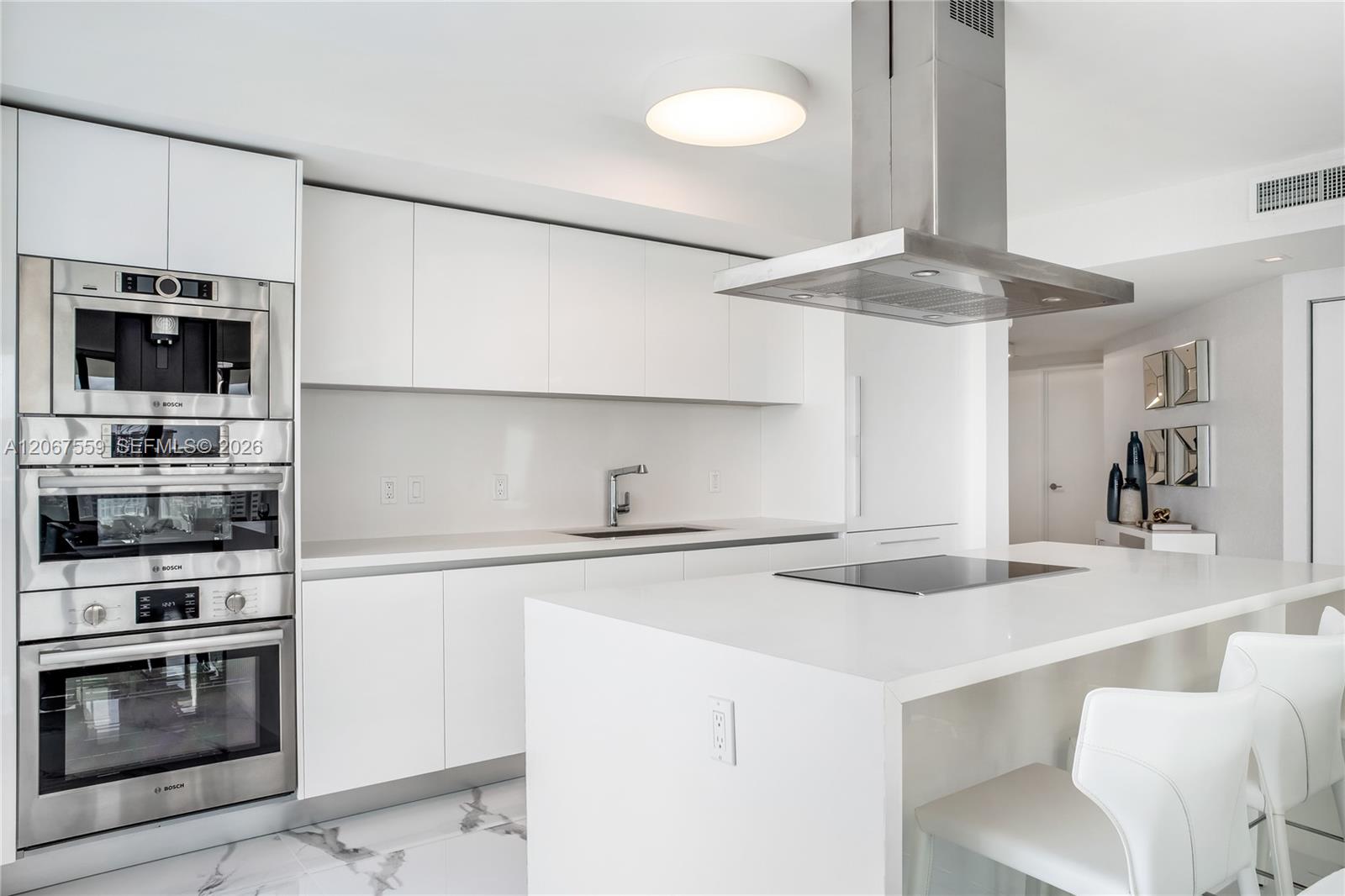 Ver detalles 5-1102 3 / 4 1892 sq. ft. $ 2026-08-07 0 foto