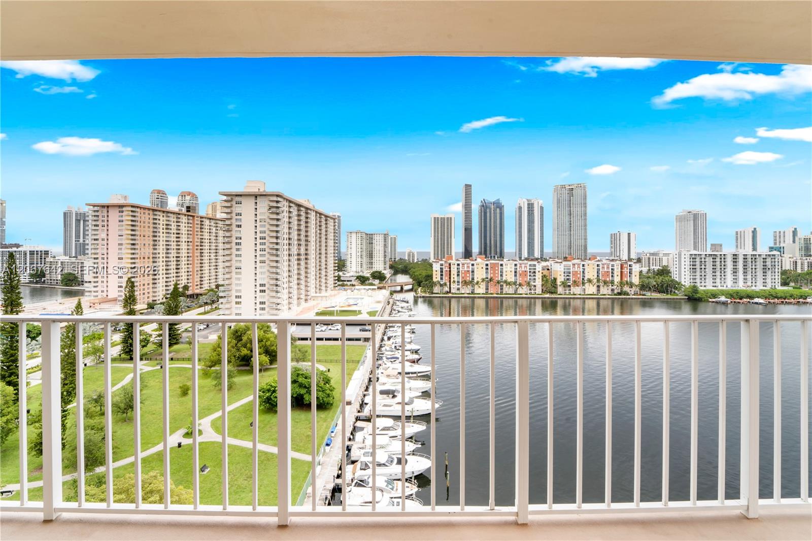 Ver detalles 1519 3 / 3 1775 sq. ft. $ 2026-08-07 0 foto