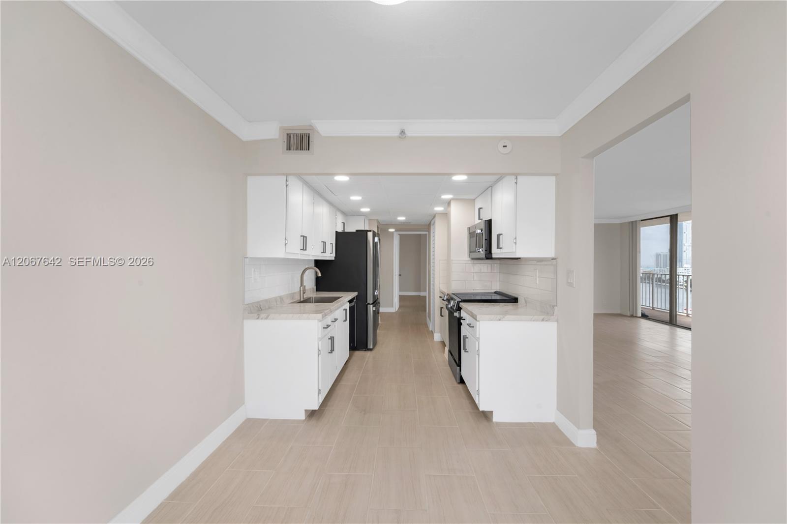 Ver detalles 1519 3 / 3 1775 sq. ft. $ 2026-08-07 0 foto