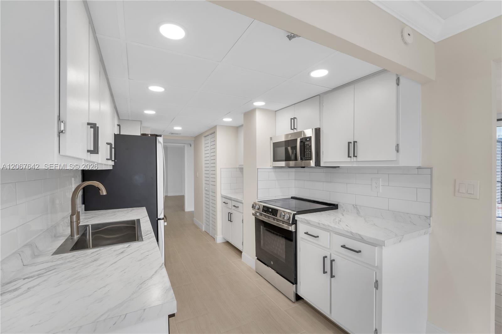 Ver detalles 1519 3 / 3 1775 sq. ft. $ 2026-08-07 0 foto