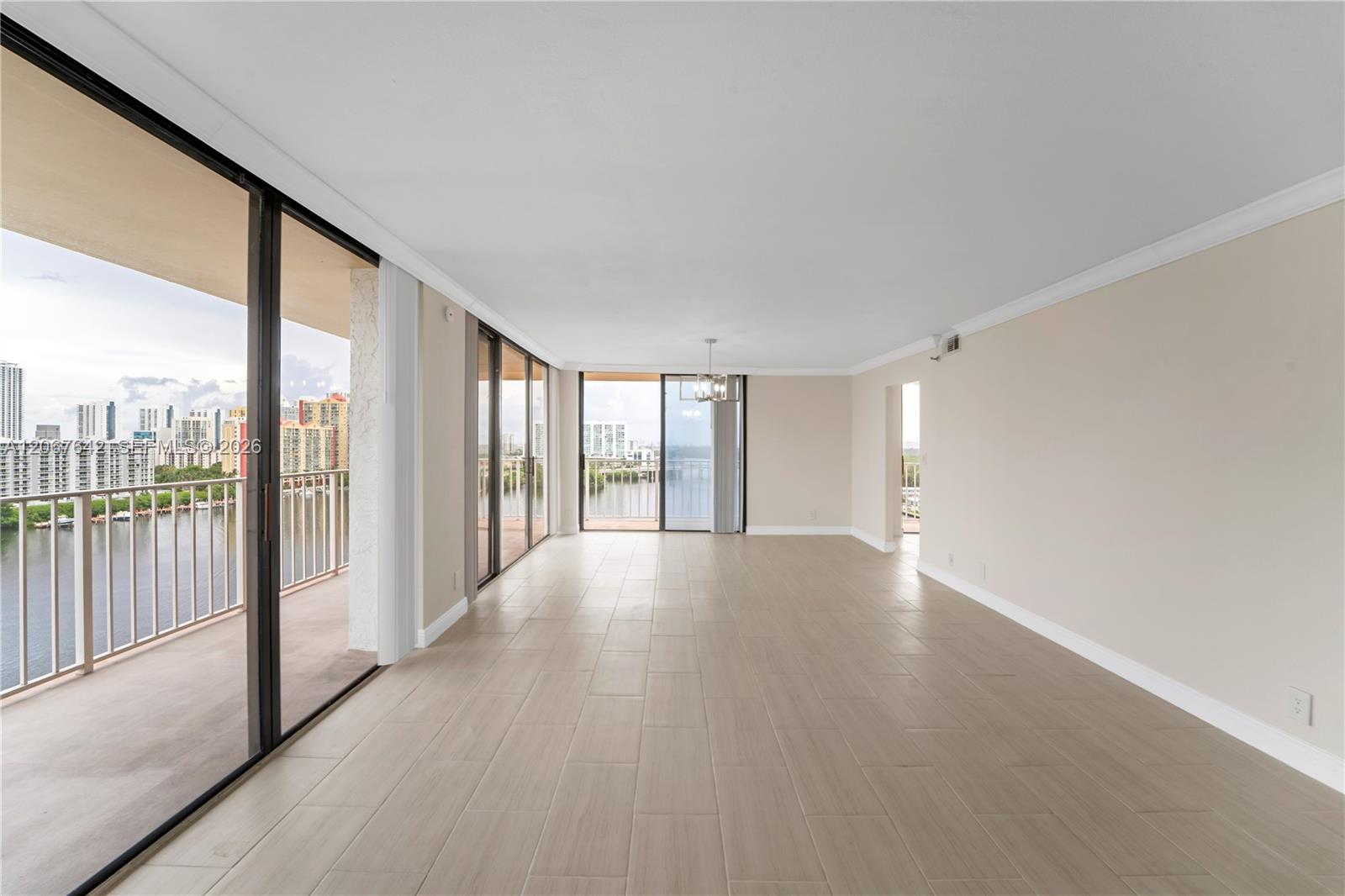Ver detalles 1519 3 / 3 1775 sq. ft. $ 2026-08-07 0 foto