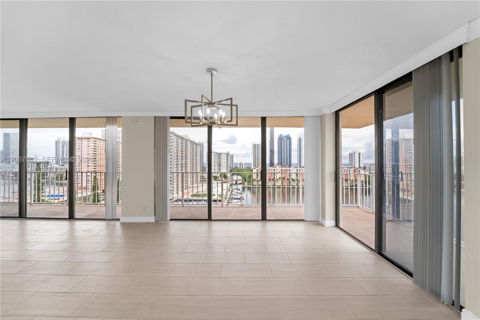 Ver detalles 1519 3 / 3 1775 sq. ft. $ 2026-08-07 0 foto