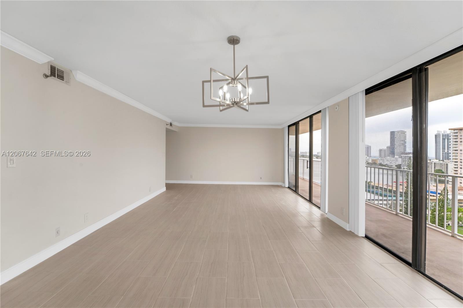 Ver detalles 1519 3 / 3 1775 sq. ft. $ 2026-08-07 0 foto