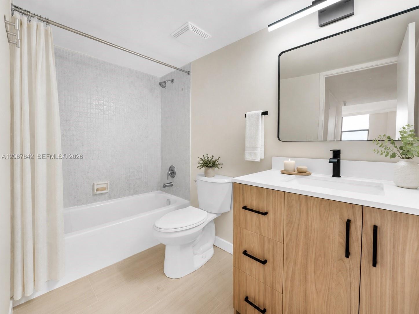 Ver detalles 1519 3 / 3 1775 sq. ft. $ 2026-08-07 0 foto