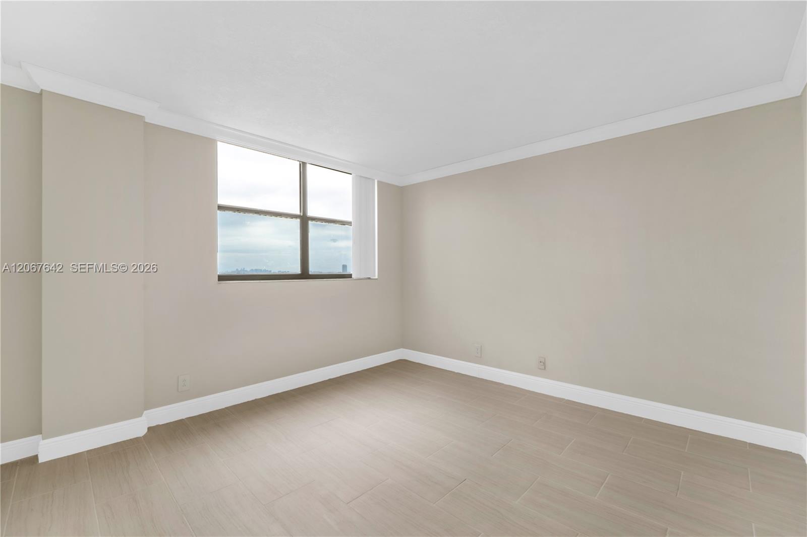 Ver detalles 1519 3 / 3 1775 sq. ft. $ 2026-08-07 0 foto