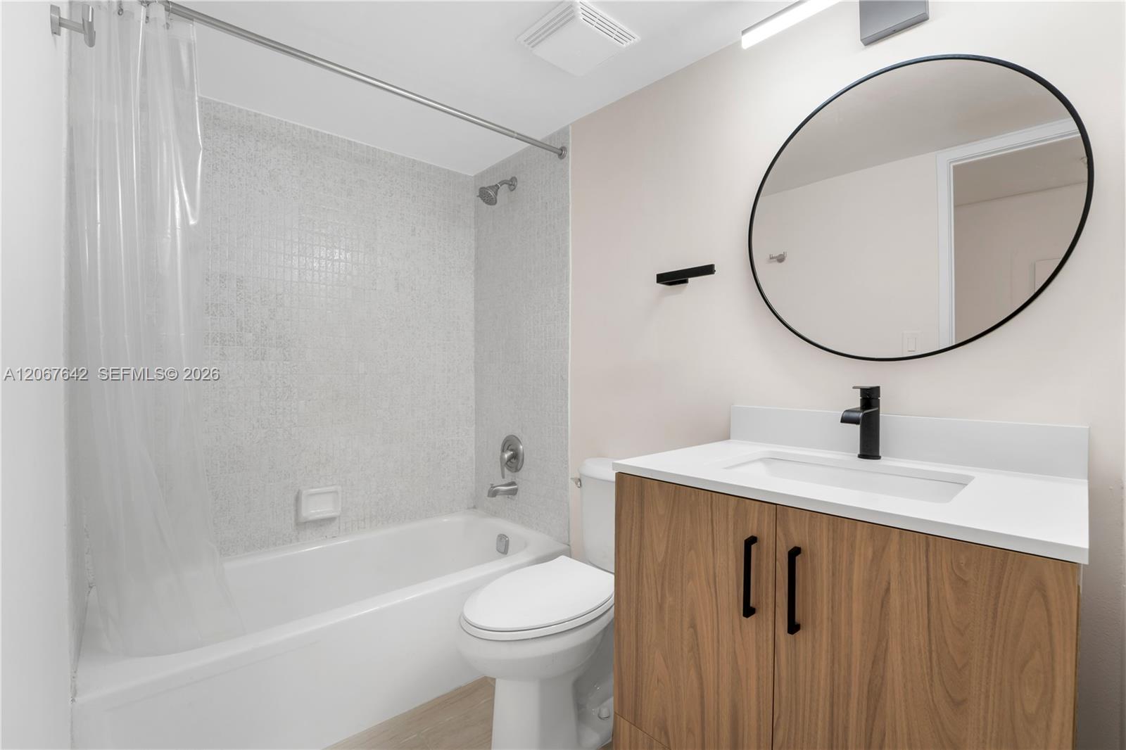 Ver detalles 1519 3 / 3 1775 sq. ft. $ 2026-08-07 0 foto