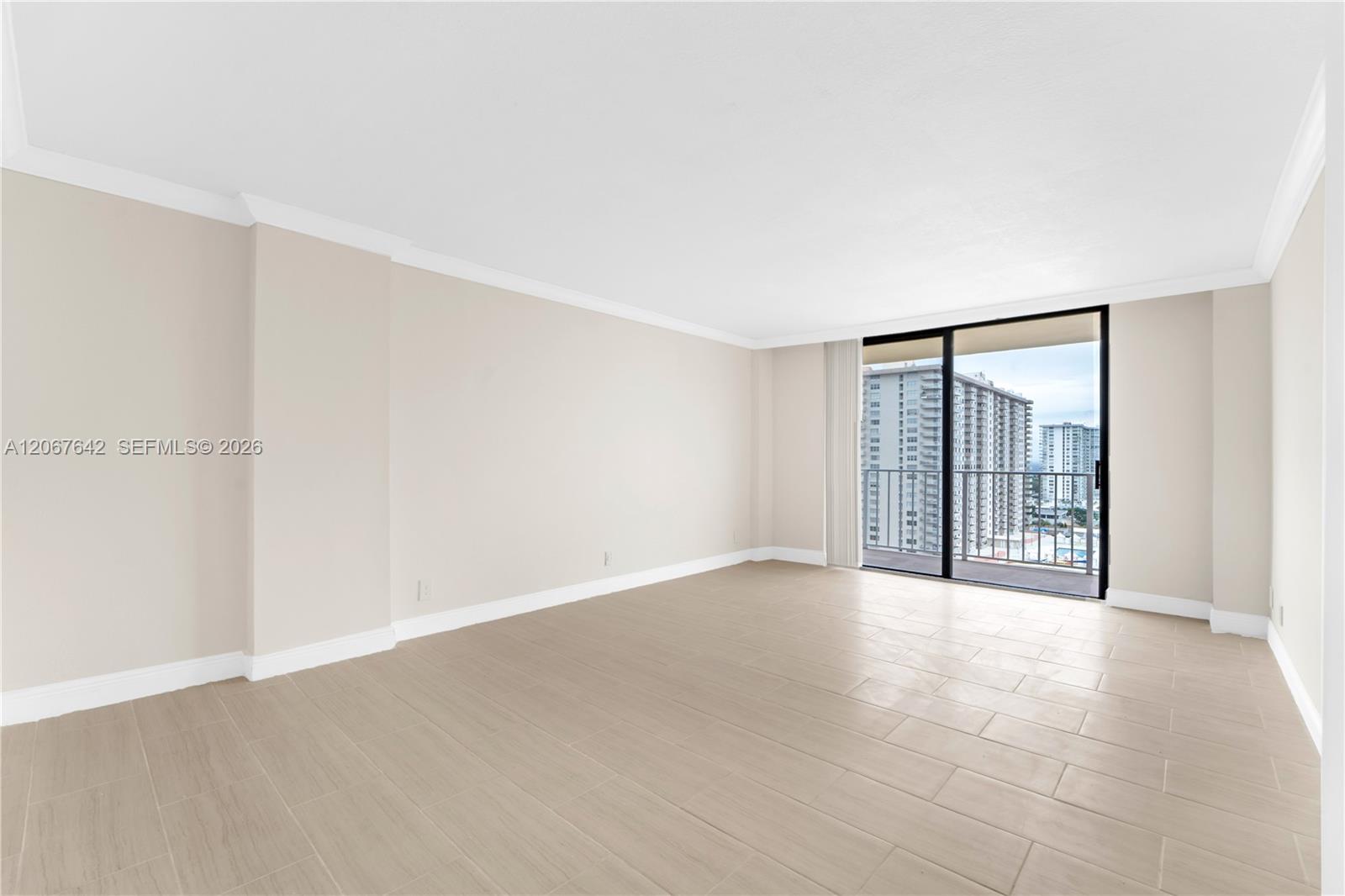 Ver detalles 1519 3 / 3 1775 sq. ft. $ 2026-08-07 0 foto