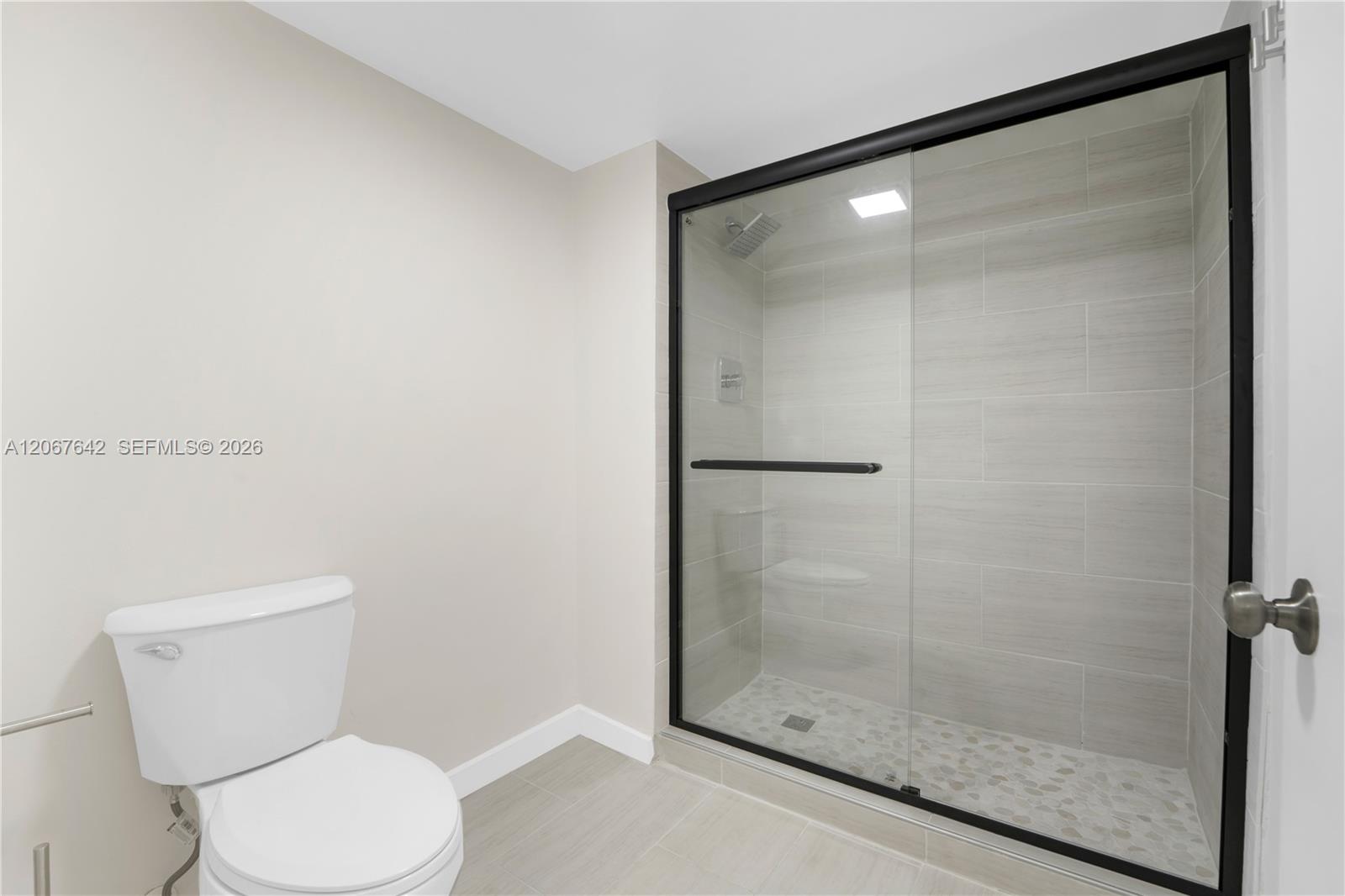 Ver detalles 1519 3 / 3 1775 sq. ft. $ 2026-08-07 0 foto