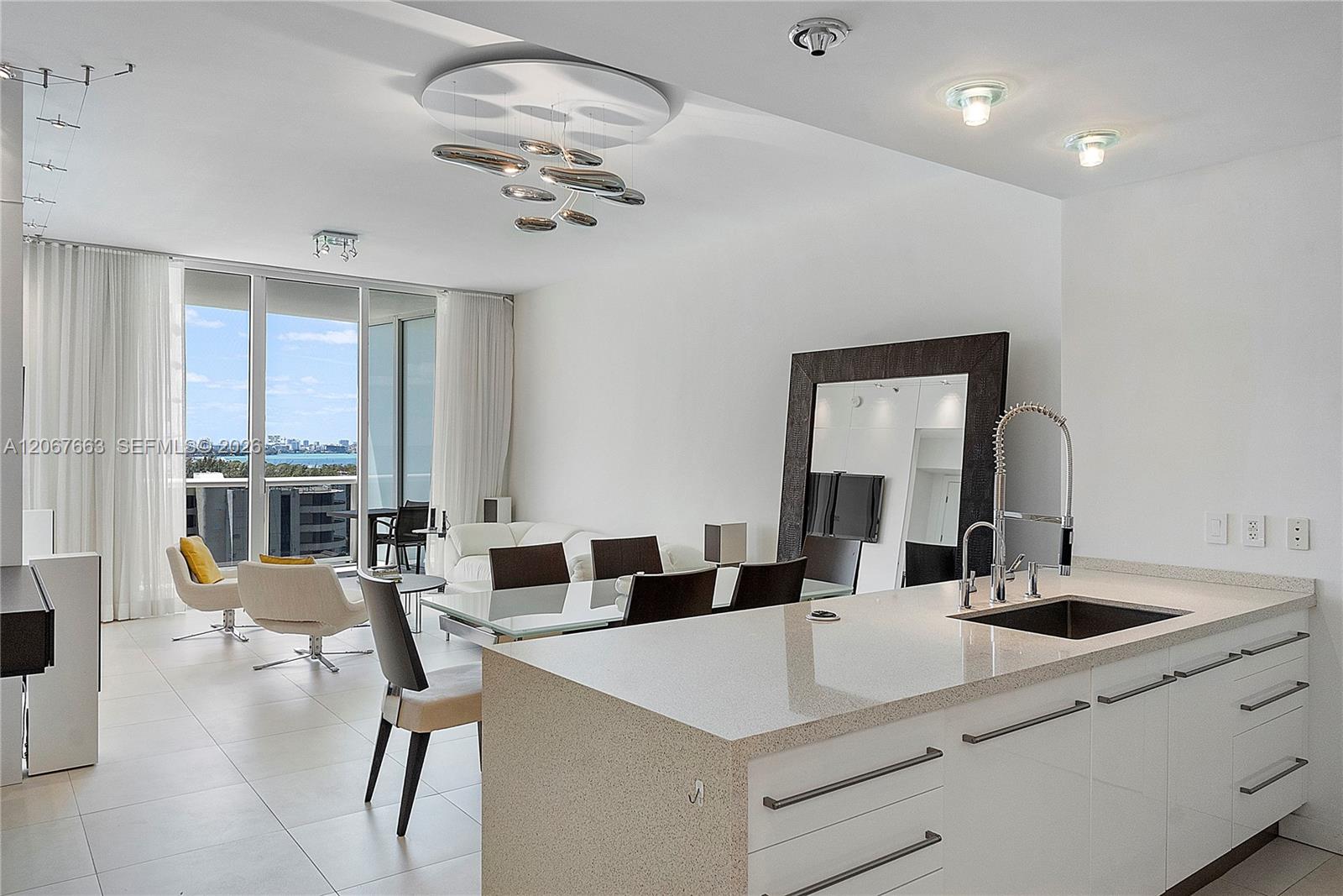 Ver detalles 902 3 / 4 1974 sq. ft. $ 2026-08-07 0 foto