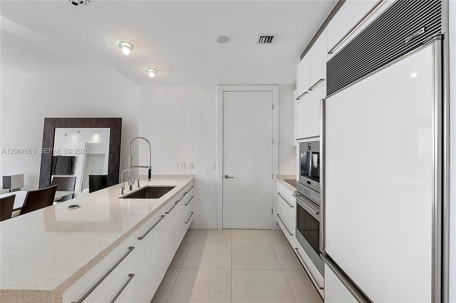Ver detalles 902 3 / 4 1974 sq. ft. $ 2026-08-07 0 foto