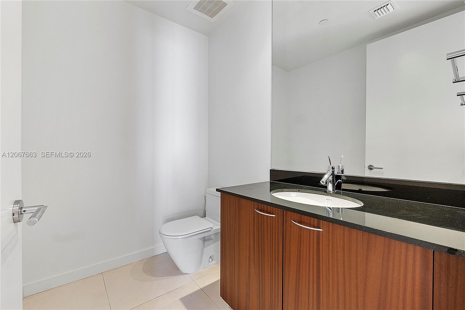 Ver detalles 902 3 / 4 1974 sq. ft. $ 2026-08-07 0 foto