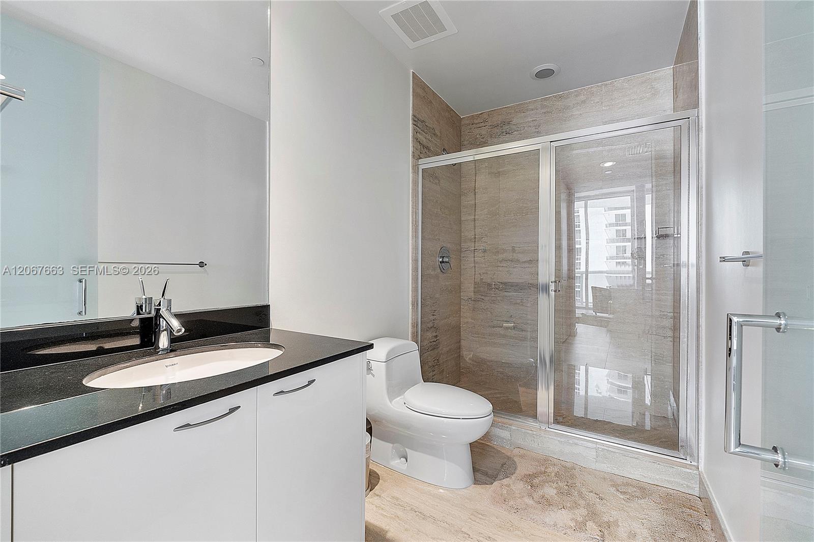 Ver detalles 902 3 / 4 1974 sq. ft. $ 2026-08-07 0 foto