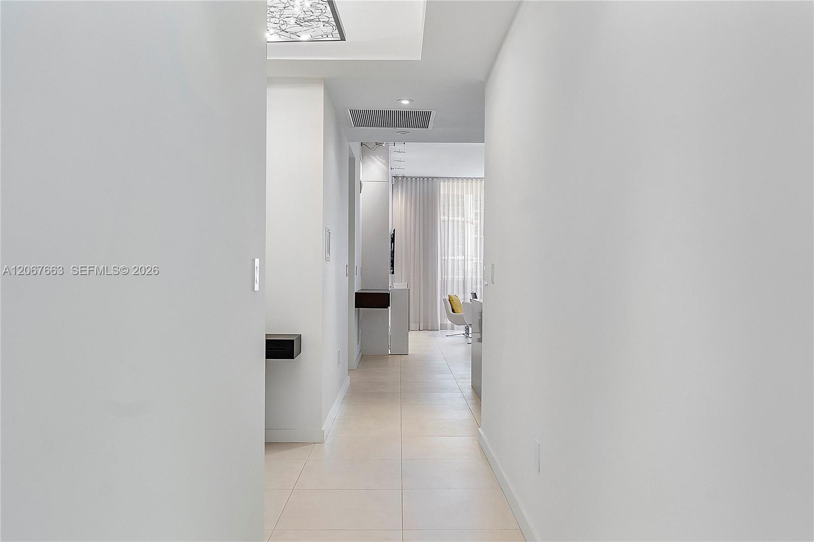 Ver detalles 902 3 / 4 1974 sq. ft. $ 2026-08-07 0 foto