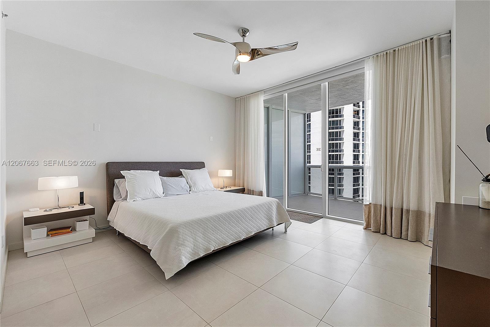 Ver detalles 902 3 / 4 1974 sq. ft. $ 2026-08-07 0 foto