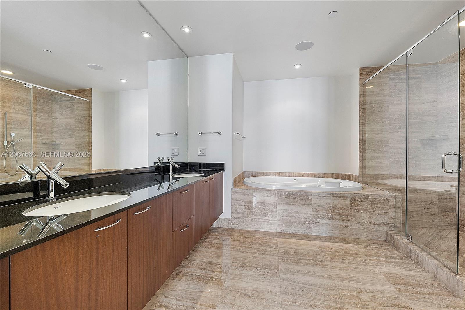 Ver detalles 902 3 / 4 1974 sq. ft. $ 2026-08-07 0 foto