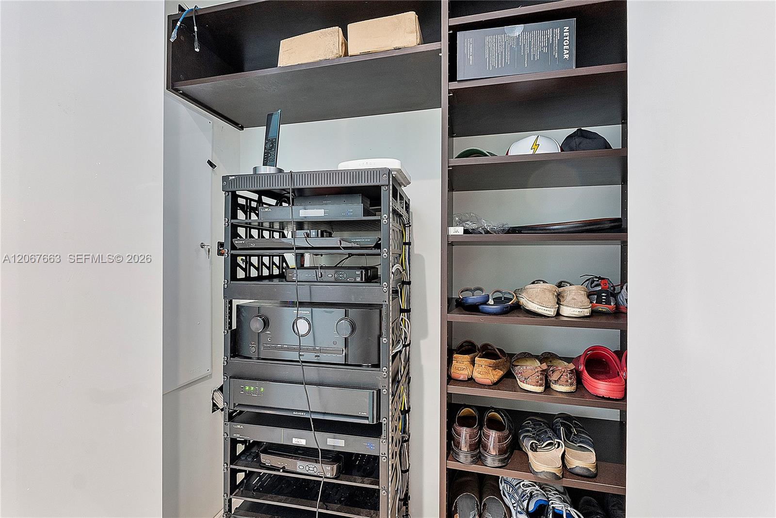 Ver detalles 902 3 / 4 1974 sq. ft. $ 2026-08-07 0 foto