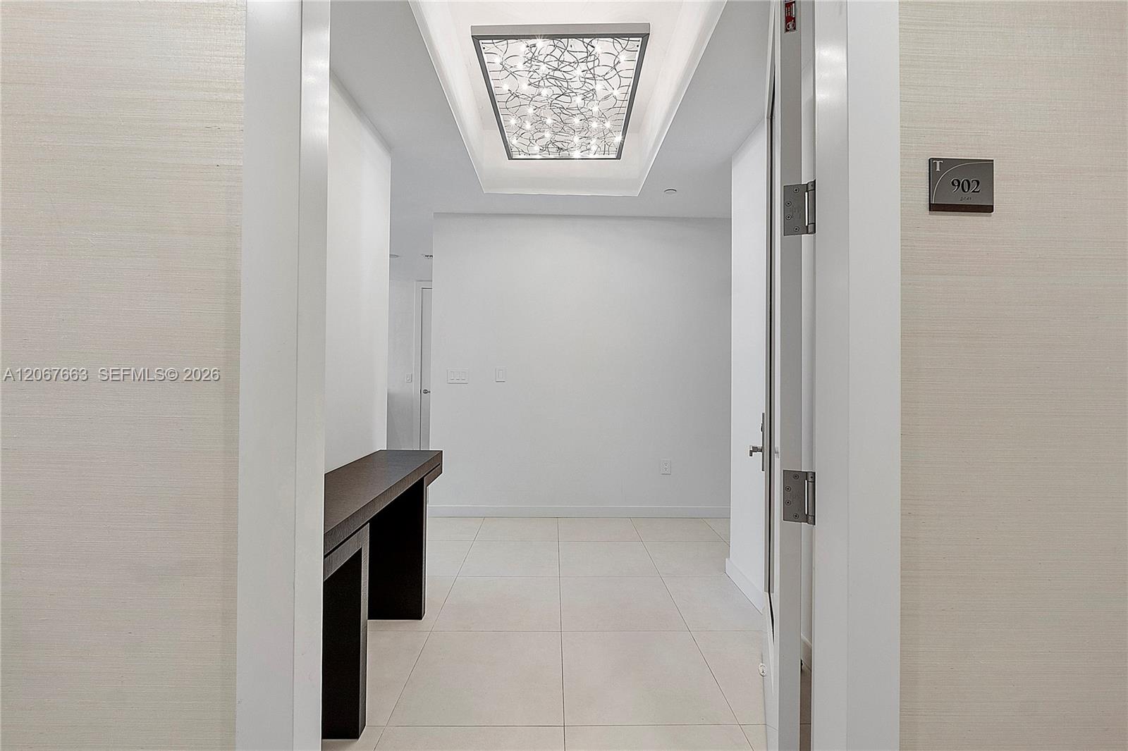 Ver detalles 902 3 / 4 1974 sq. ft. $ 2026-08-07 0 foto