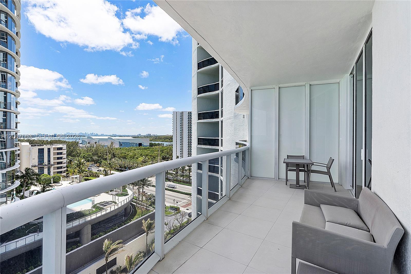 Ver detalles 902 3 / 4 1974 sq. ft. $ 2026-08-07 0 foto