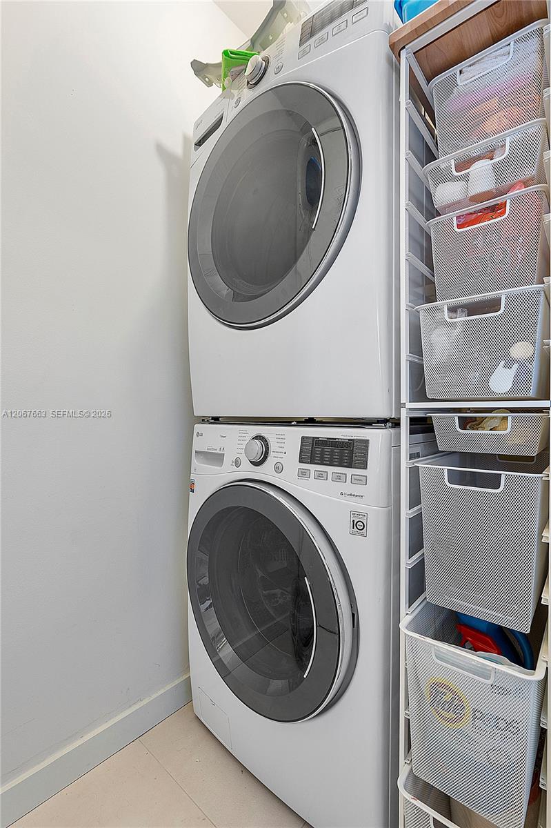 Ver detalles 902 3 / 4 1974 sq. ft. $ 2026-08-07 0 foto