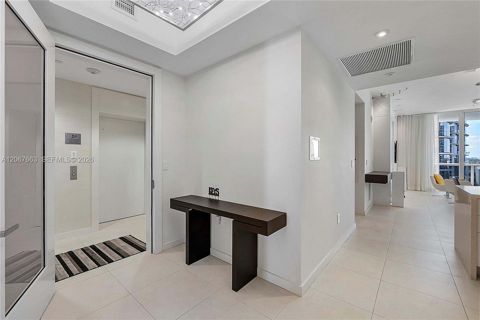 Ver detalles 902 3 / 4 1974 sq. ft. $ 2026-08-07 0 foto