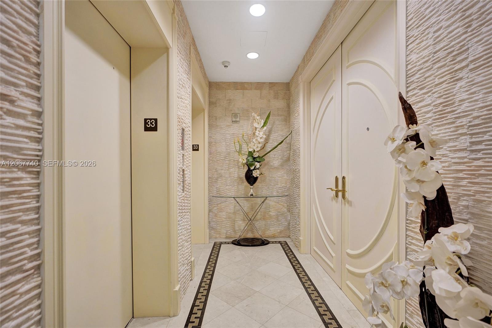 See details 3309 3 / 4 3063 sq. ft. $ 2026-08-08 0 Photo