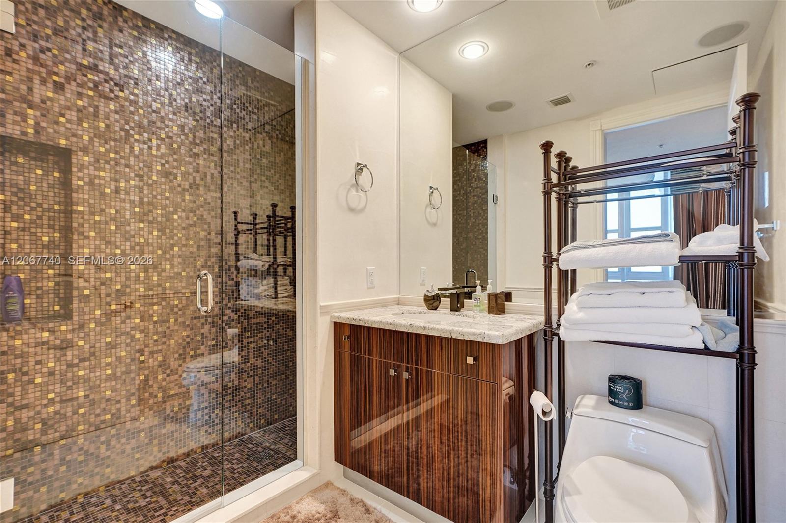 See details 3309 3 / 4 3063 sq. ft. $ 2026-08-08 0 Photo