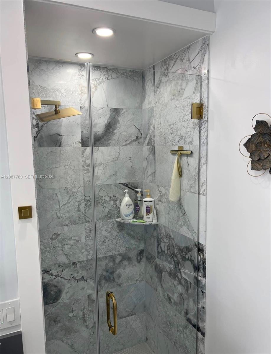 Photo of 1500 Ocean Dr  #1E, Hollywood, Florida, 33019 - 