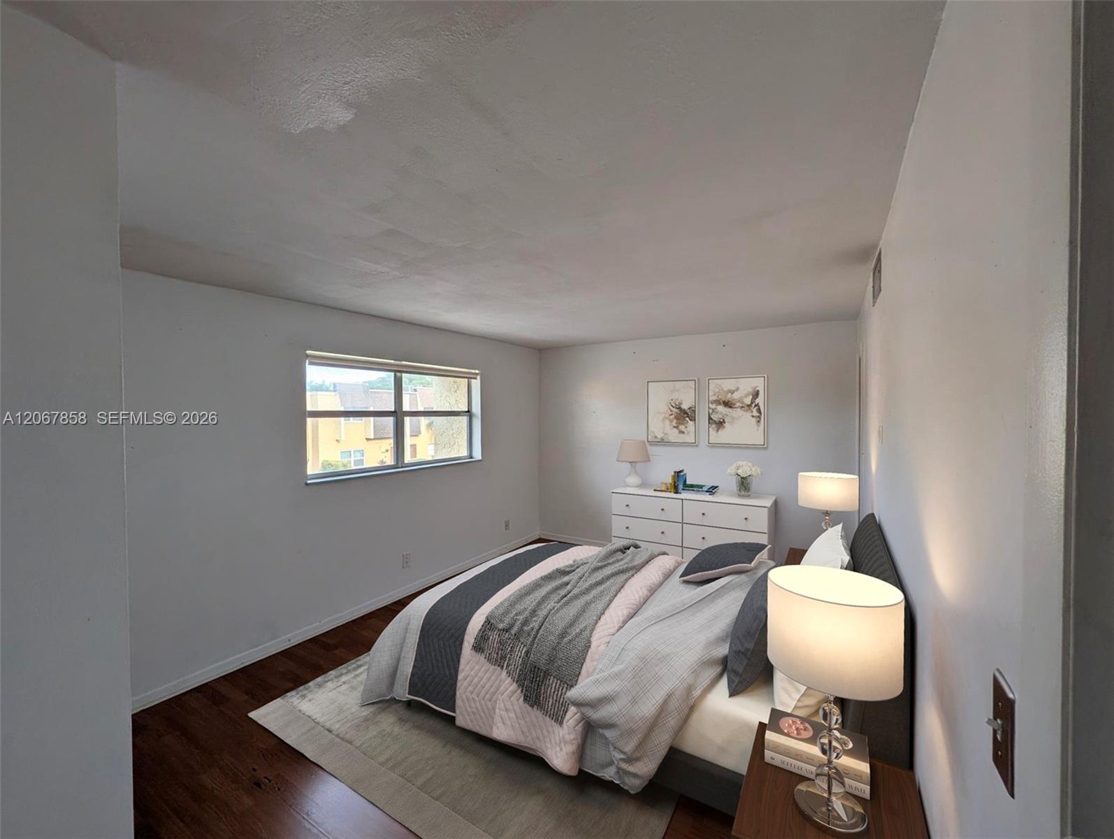 15 3 / 3 1298 sq. ft. $ 2026-08-08 0 foto