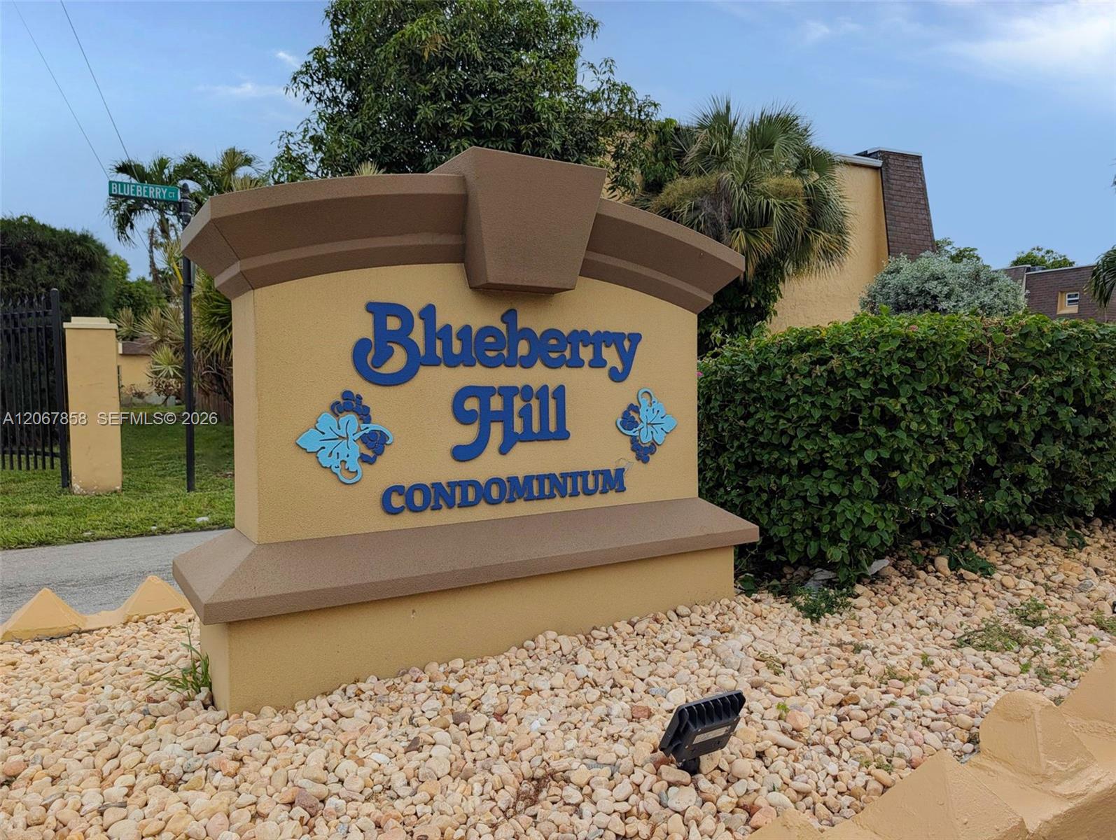 15 3 / 3 1298 sq. ft. $ 2026-08-08 0 foto