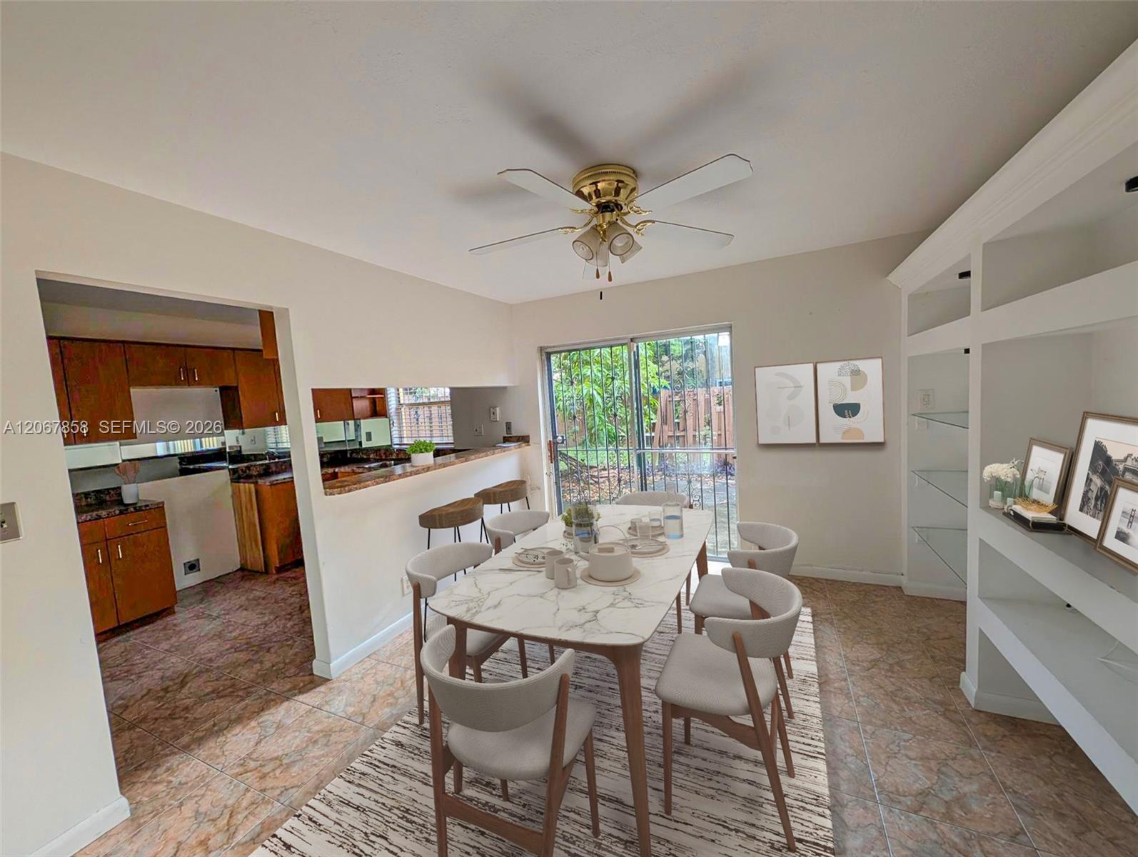 15 3 / 3 1298 sq. ft. $ 2026-08-08 0 foto