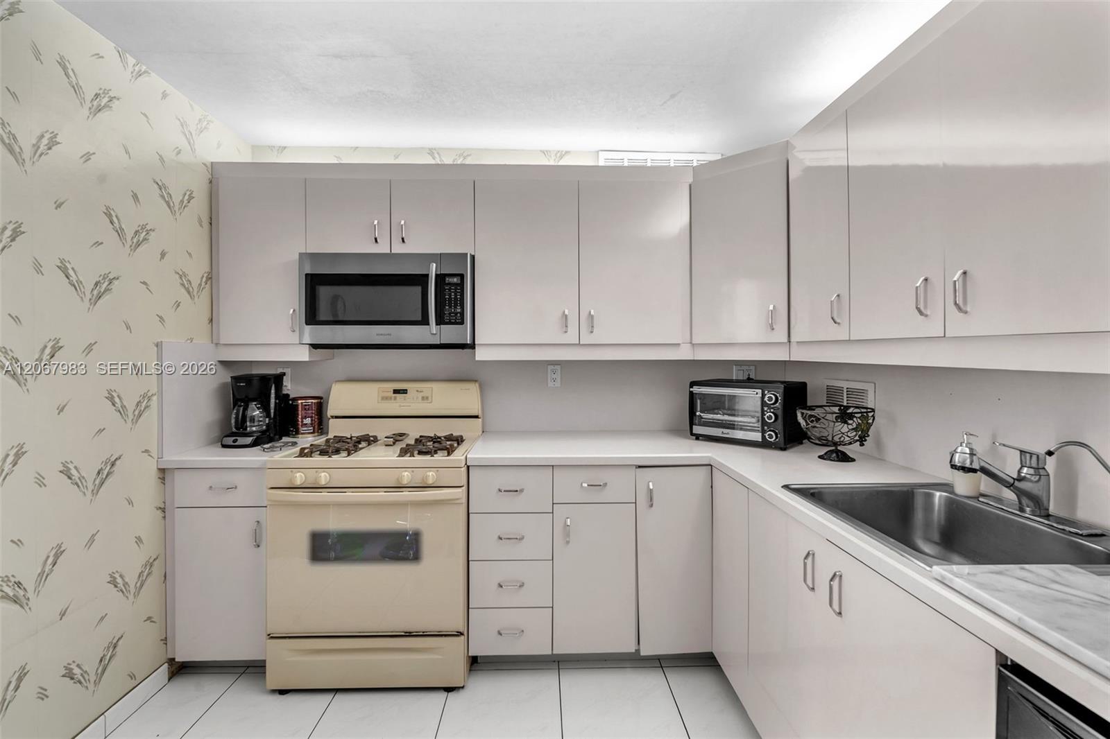 Photo of 2030 Ocean Dr #212, Hallandale Beach, Florida, 33009 -