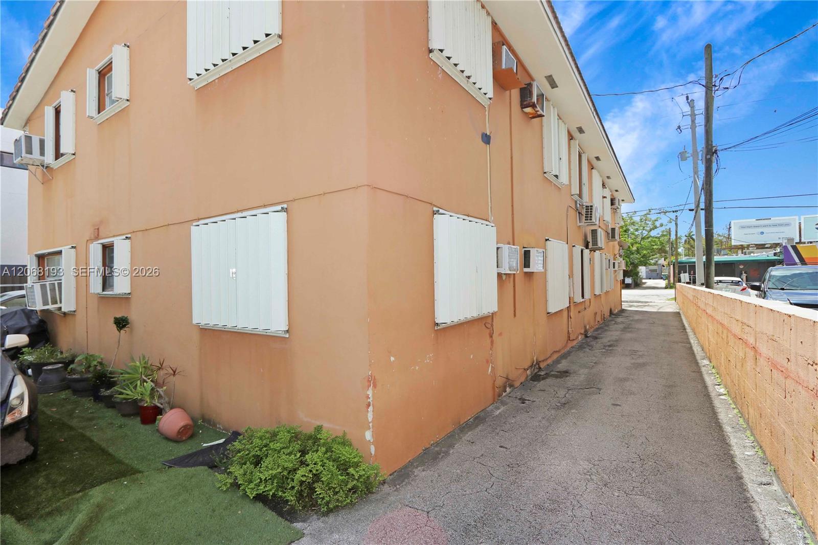   /  4452 sq. ft. $ 2026-08-10 0 foto
